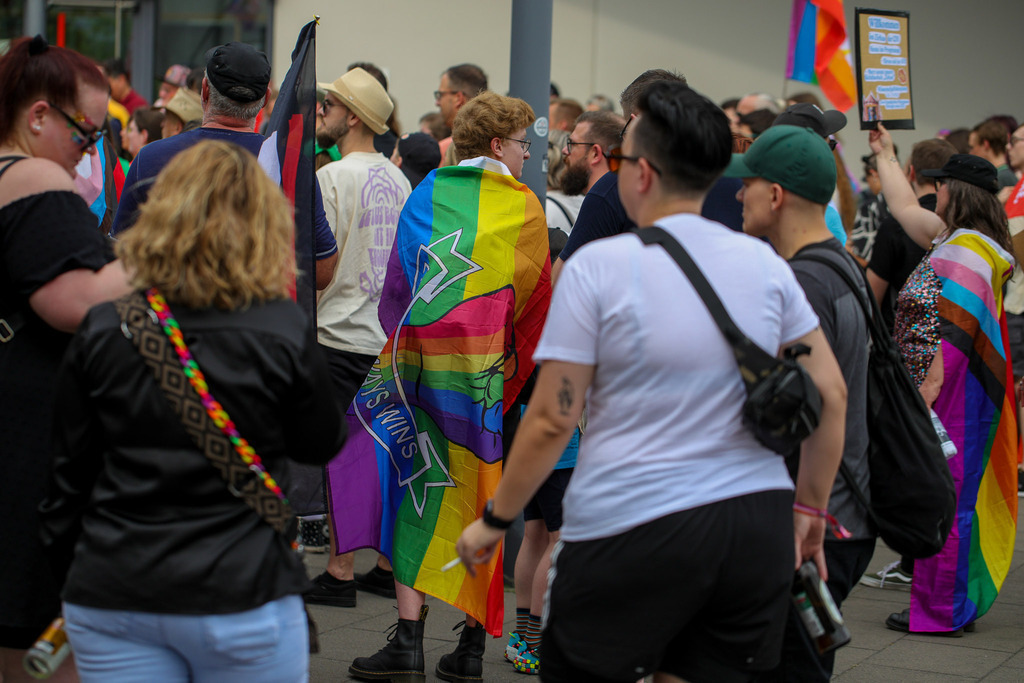 CSD_Moers_190725_127 | Bildergalerie von Sport-Ereignissen aber auch von weiteren spannenden Dingen - nicht nur vom Niederrhein. In Anlehnung an den bekannten Spruch von Hanns Dieter Hüsch heißt das Motto: "Niederrhein ist überall".  - Realisiert mit Pictrs.com