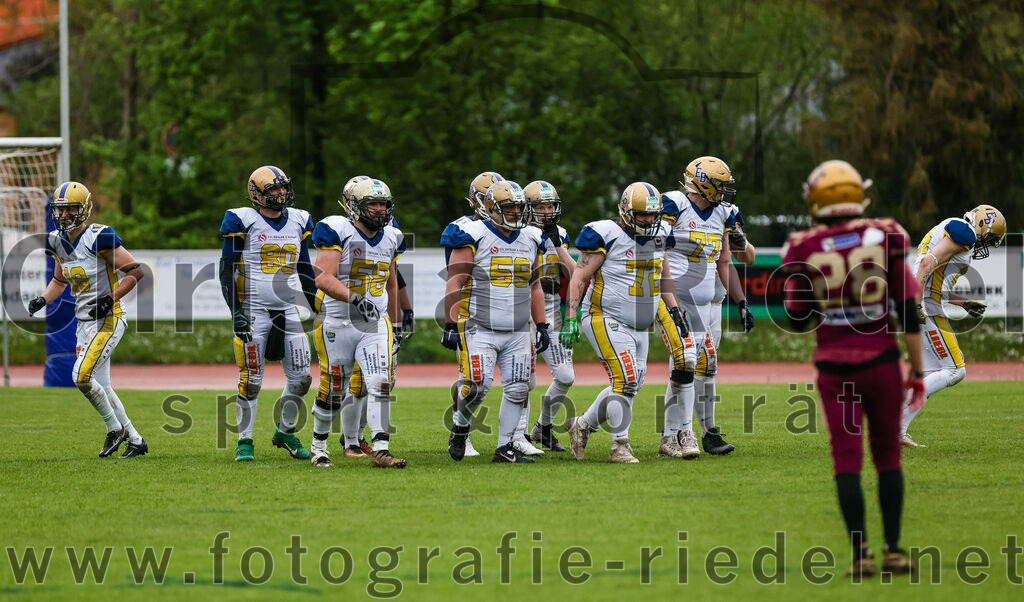 2022-04-30_118_Erding_Bulls_gegen_Regensburg_Phoenix | Erding, Deutschland, 30.04.2022:
Football, Regionalliga 2022, 1. Spieltag, Erding Bulls gegen Regensburg Phoenix

Foto: Christian Riedel / fotografie-riedel.net