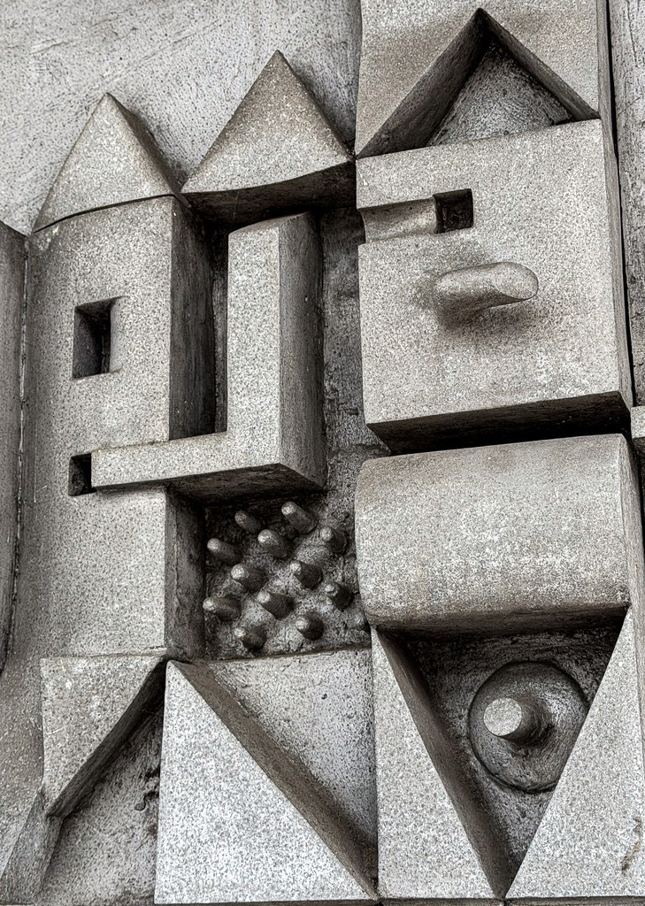 Wandbild Kunstdruck Poster – Textures & Surfaces: Brutalist Concrete Relief von Robert Steinke | Ein meisterhaftes Kunstwerk der modernen Architektur- und Oberflächen-Fotografie, das durch seine rohe, geometrische Kraft besticht. Diese detailreiche Aufnahme fängt ein beeindruckendes Beton-Relief im brutalistischen Stil ein. Das faszinierende Zusammenspiel aus quadratischen Formen, Linien und der rauen Struktur des Betons erzeugt durch das gezielte Licht- und Schattenspiel eine atemberaubende, dreidimensionale Tiefenwirkung. Ein Bild, das die kühle Eleganz von urbanem Beton perfekt mit minimalistischer, moderner Kunst verbindet.Dieses ausdrucksstarke Motiv bringt eine klare Struktur, monumentale Stärke und eine extrem stilvolle, moderne Ästhetik in deine Räume. Ein absolut zeitloser Blickfang für ein modernes Wohnzimmer, das kreative Büro, ein helles Loft, Kanzleien oder moderne Praxisräume.Um die plastische Tiefe und die feinen Poren des Betons perfekt zur Geltung zu bringen, empfehle ich den Druck auf unseren Premium-Materialien: Erlebe maximale Eleganz und kühle Perfektion auf robustem Alu-Dibond oder eine faszinierende, haptische Wirkung auf unserer matten Leinwand. Hol dir diesen modernen Industrial-Blickfang direkt an deine Wand! - Realisiert mit Pictrs.com