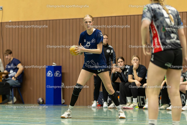 Handball I Juniorinnen I Saison 2025-2026 I Oberliga Pokalrunde I 2. Spieltag I HSG Kalkberg 06 - TSV Mildstedt 128 | Lysann Christensen (25, HSG Kalkberg 06) - Realisiert mit Pictrs.com