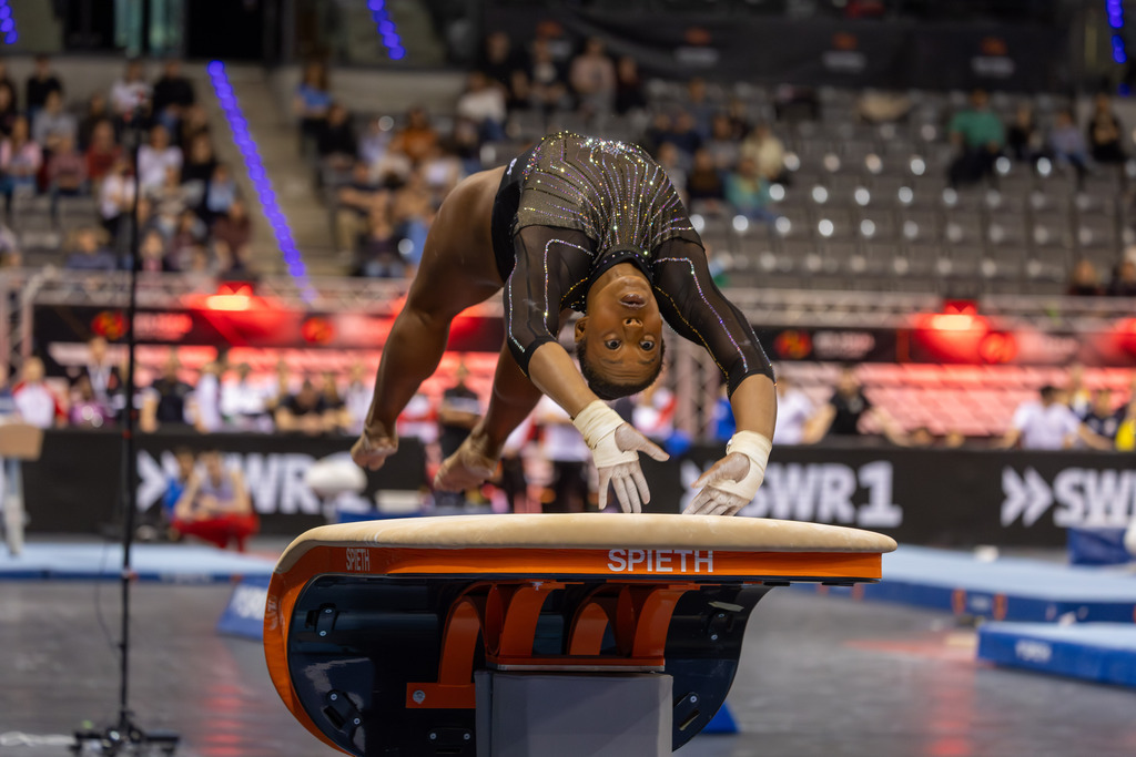 Stuttgart: DTB-Pokal 2026, Gerätfinals | Stuttgart: DTB-Pokal 2026, Gerätfinals***Gabrielle Black (Kanada) am Sprung - Realisiert mit Pictrs.com