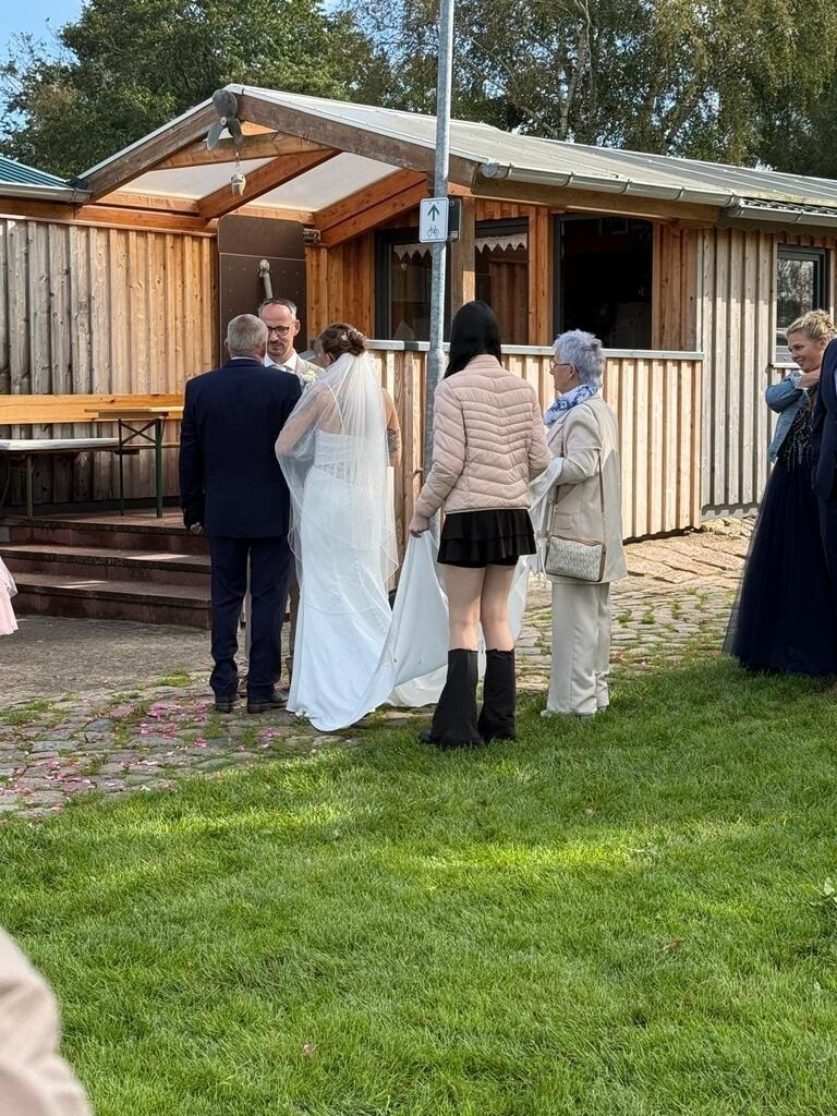IMG-20260918-WA0041 | Der Shop für die Kunden des Fotografen Andreas Schmitt aus dem Hamburger Süden in Buchholz. Hier können die Kunden Ihre fertigen Bilder herunterladen und auch als Druckprodukte kaufen.