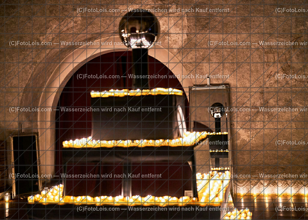 ALS2309_NACHT der tausend LICHTER_Pfarrkirche Wieselburg | (C)FotoLois.com, Alois Spandl, NACHT der 1000 LICHTER in der Pfarrkirche Wieselburg, Di 31. Okt. 2023.