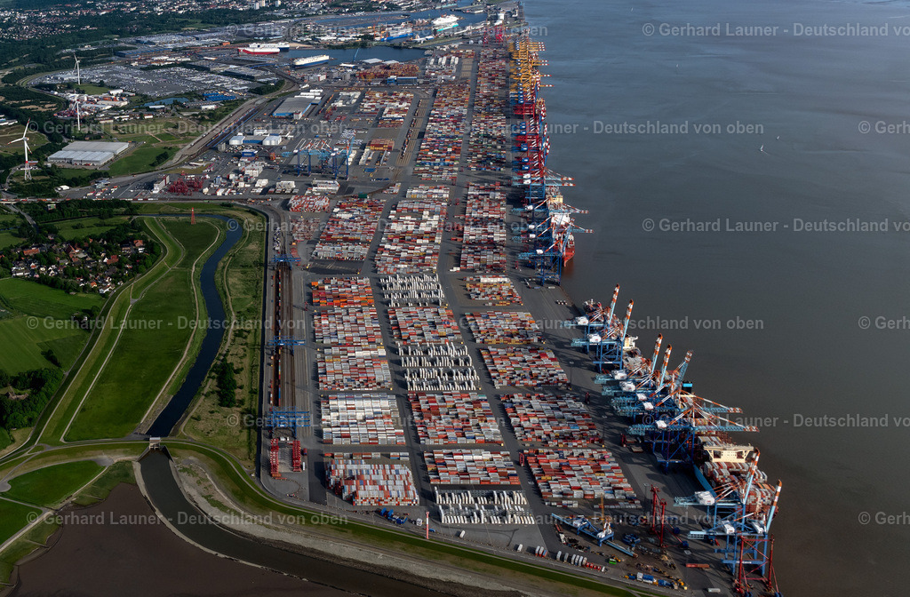 9102018 | BREMERHAVEN 01.06.2020 Containerterminal im Containerhafen des Überseehafen Am Nordhafen in Bremerhaven im Bundesland Bremen. // Container Terminal in the port of the international port Am Nordhafen in Bremerhaven in the state Bremen. Foto: Gerhard Launer