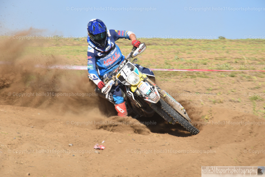 DSC_0404 | Sportfotografie , Motorsport, Motoross, Reitsport, Mointainbike, Enduro,
Landschaft , Outdoor, Eventfotografie, Landschaft, Bilder online bestellen - Realisiert mit Pictrs.com