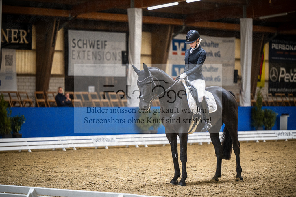 DOS_3598 | Entdecke hochwertige Reitturnierfotos von Foto Oger. Professionell, emotional und authentisch – jetzt Lieblingsmomente im Shop bestellen.Deutschlandweite Turnierfotografie. - Realisiert mit Pictrs.com