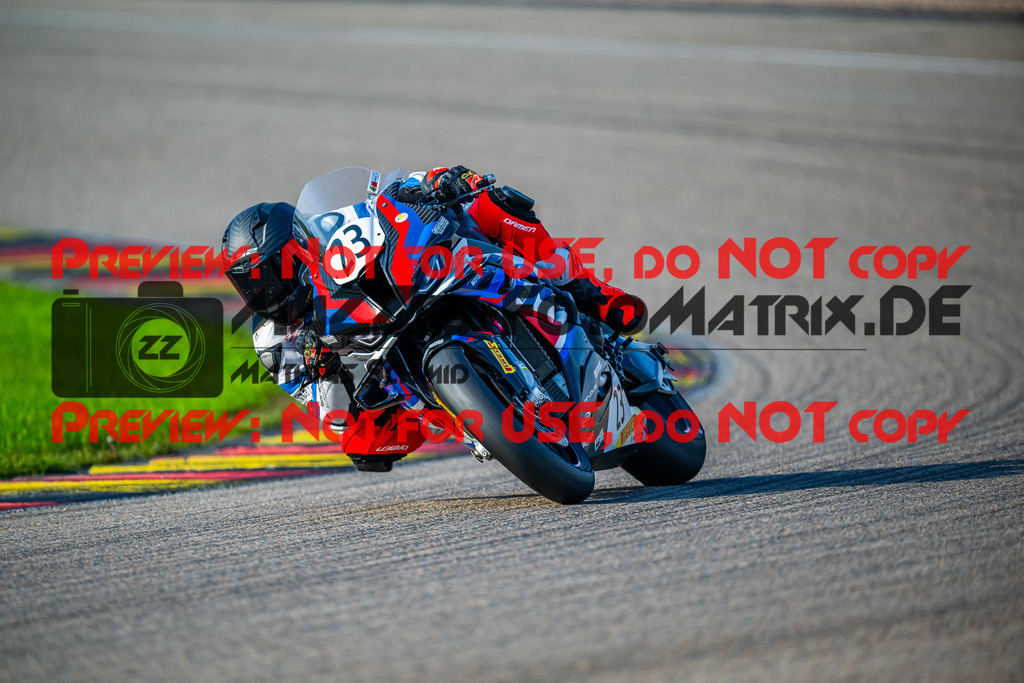 MaZZes_FotoMatrix_240504_6007705_5899 | STK1000