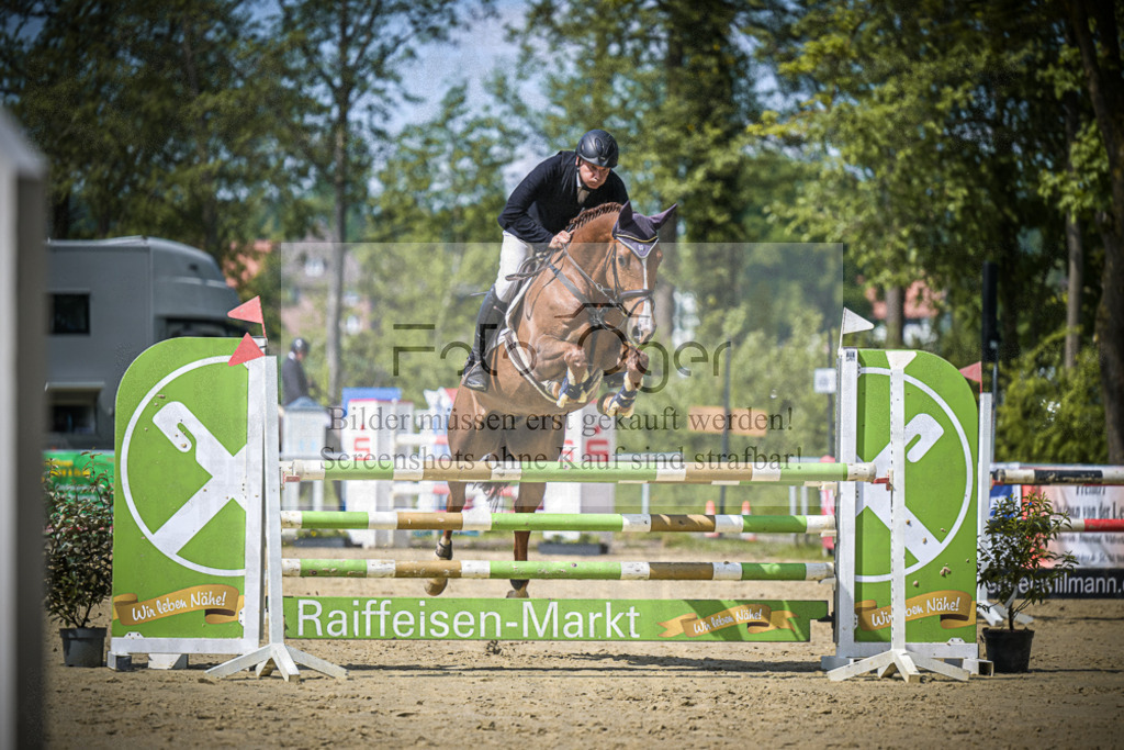 DOS_8525 | Entdecke hochwertige Reitturnierfotos von Foto Oger. Professionell, emotional und authentisch – jetzt Lieblingsmomente im Shop bestellen.Deutschlandweite Turnierfotografie. - Realisiert mit Pictrs.com