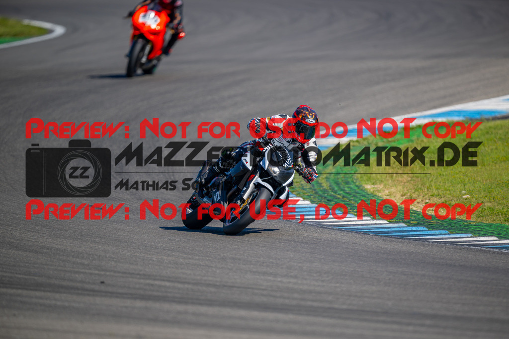 MaZZes-Fotomatrix-20260523-115328 | GRUEN