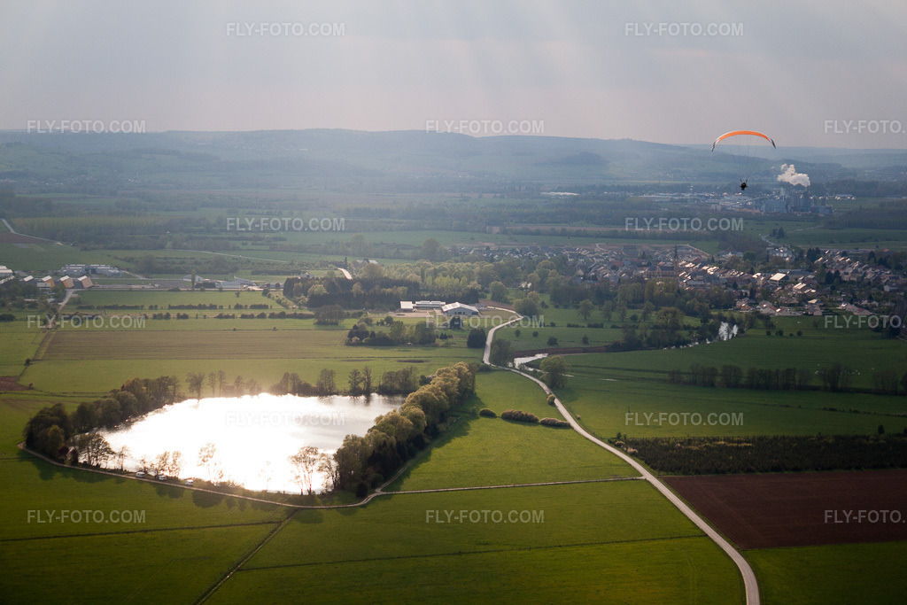 Aerial view: View of the town in Brévilly in the state Ardennes, France. – Photo: IMG_39821.jpg taken on 04/16/2011 by Werner Riehm/FLY-FOTO.com – Resolution of the original: 4752 x 3168 px