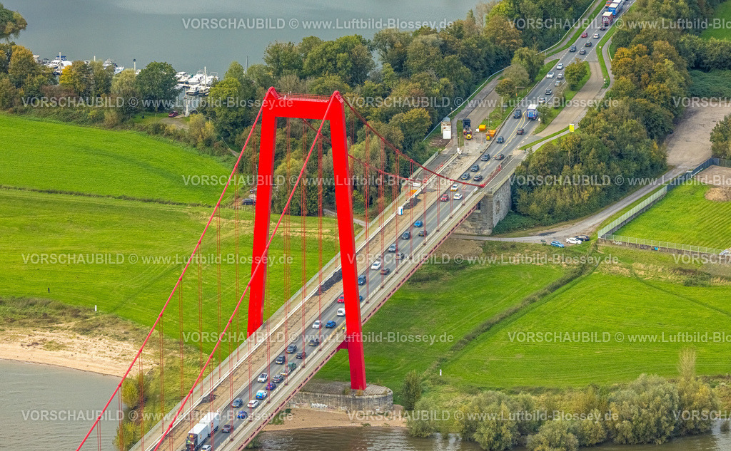 Emmerich241010553 | Luftbild, Bauarbeiten an der Rheinbrücke Emmerich am Rhein, Bundesstraße B220, längste Hängebrücke Deutschlands, Fluss Rhein, Hurendeich, Kleve, Niederrhein, Nordrhein-Westfalen, Deutschland