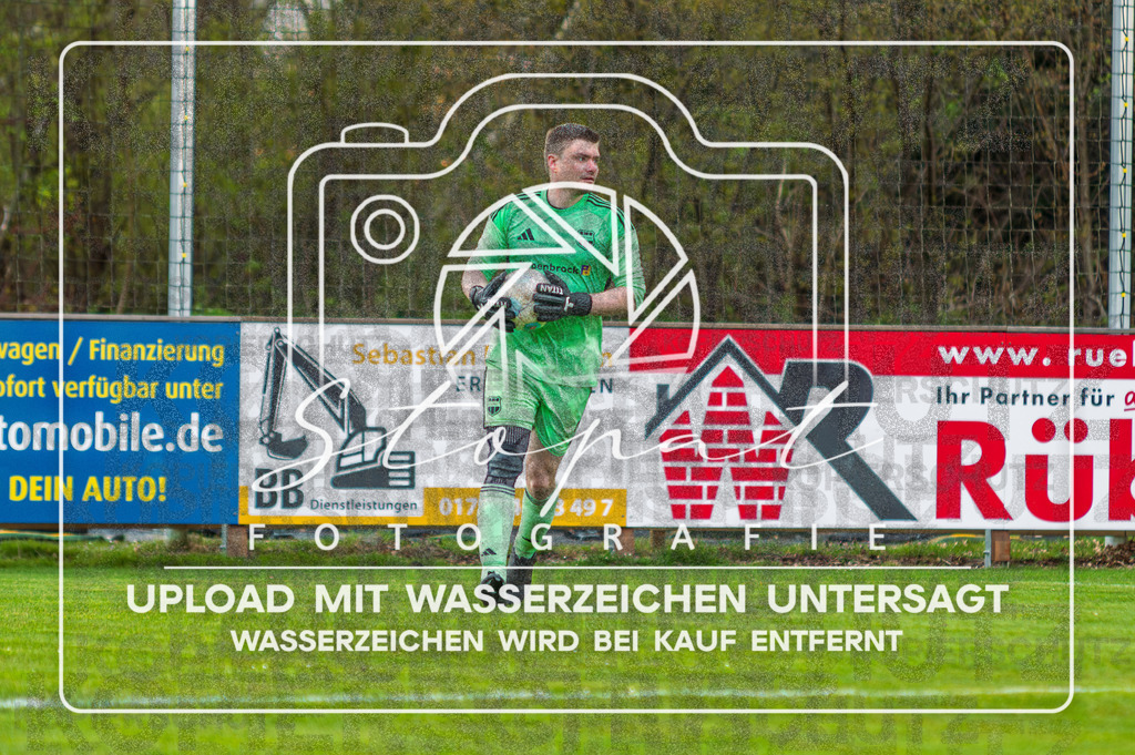 FGFSSGN-1033 | Daniel Grochotzky (SG Nordheide 3 #01) beim Herren 3. Kreisklasse HK Spiel zwischen FG Fulde-Stellichte II und SG Nordheide III im Fulder Zentralstadion, Fulde (Simon Paul Stopat) - Realisiert mit Pictrs.com