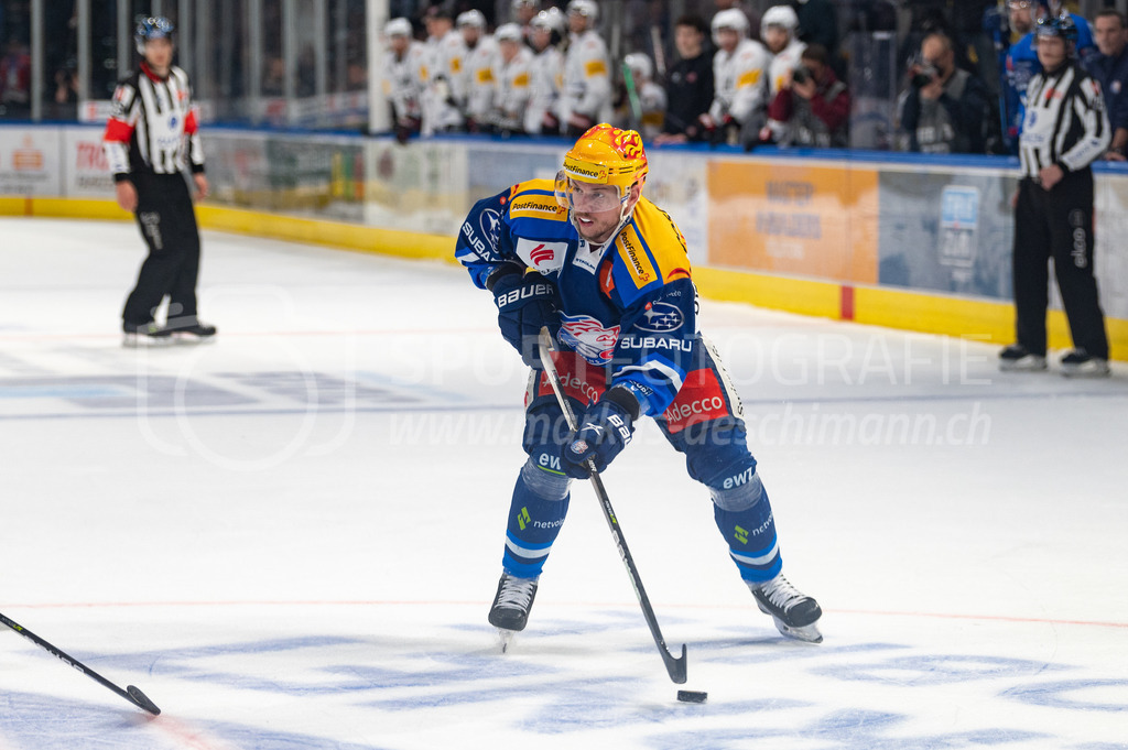 Swiss National League: Semifinals Game 4: ZSC Lions - Fribourg-Gotteron | 14.04.2022, Zürich, Hallenstadion, Swiss National League: Semifinals Game 4: ZSC Lions - Fribourg-Gotteron, Topscorer Sven Andrighetto (ZSC). - Realisiert mit Pictrs.com