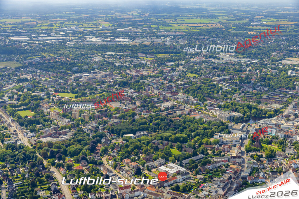 Neue Luftbildaufnahme der Stadt Neumünster - Das Luftbild wurde 2025 vom UL-Flugzeug heraus erstellt ( keine Drohnenaufnahme ) - Hochauflösende Luftaufnahme - für Wandbilder und großformatige Ausdrucke geeignet. Das besondere Geschenk!Hier alle&nbsp;Infos zur Lizenzierung der LuftaufnahmeWir fliegen auch dieses Jahr wieder in Ihre Region um Luftbilder zu erstellen.- Luftbild anfragen