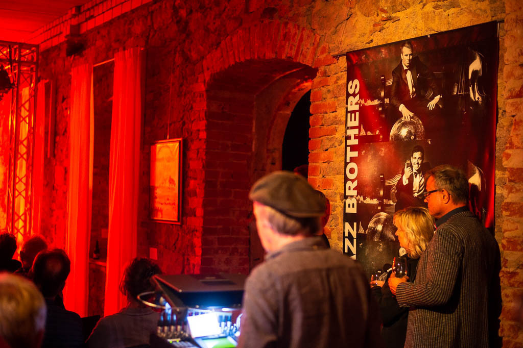 Tango meets Cuba | Tango meets Cuba mit den Klazz Brothers & Cuba Percussion im Forte Belvedere Leisnig zum Festival Hallo Leisnig 2022. - Realisiert mit Pictrs.com