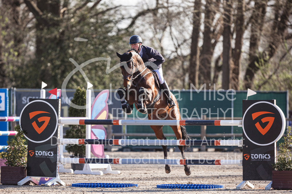 250408_Mühlen_SprPf-M-500 | Deine schönsten Turniermomente als professionelle Fotos! Entdecke hochwertige Pferdesport-Fotografie im Online-Shop. Jetzt Fotos finden & bestellen!
