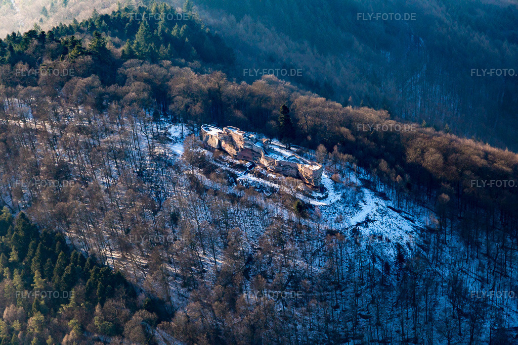Luftbild: Ruine der mittelalterlichen Höhnburg Wegelnburg in Schönau im Bundesland Rheinland-Pfalz in Deutschland. Foto: IMG_096347.jpg vom 21.01.2017 durch Werner Riehm/FLY-FOTO.de