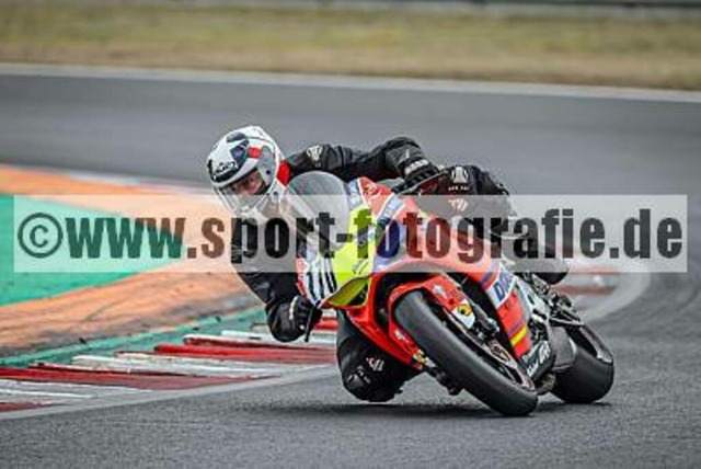 pube6461 | Professionelle Fotos von Sportveranstaltungen, aber auch Hochzeiten und anderen Events. - Realisiert mit Pictrs.com