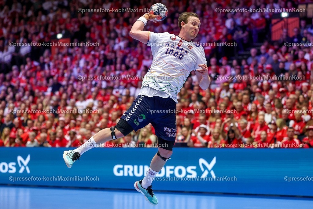EHF28012603042 | 28.01.2026, Handball, Men's EHF EURO 2026, Dänemark - Norwegen, Jyske Bank Boxen in Herning, Dänemark, Main Round:  Sander Sagosen (Norway #05) 