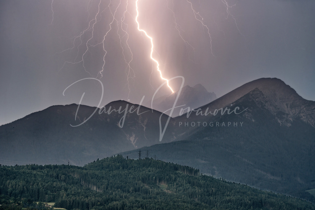 Blitzschlag | Blitzeinschlag hinter der Nockspitze in die Kalkkögel