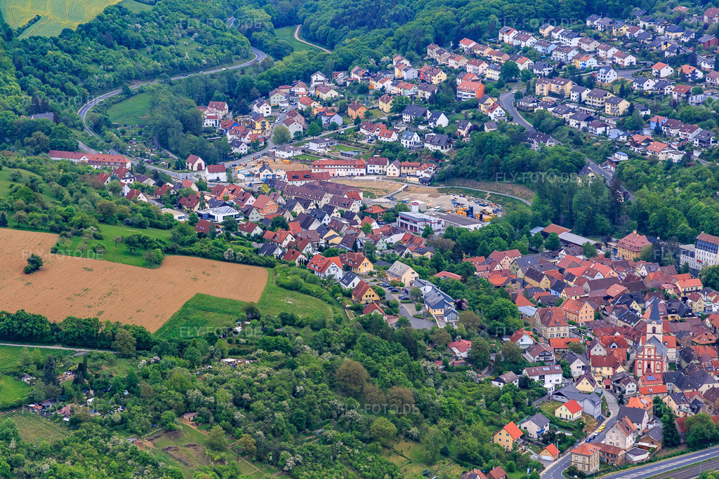 Luftbild: Hauptstr in Schonungen im Bundesland Bayern in Deutschland. Foto: IMG_079120.jpg vom 15.05.2015 durch Werner Riehm/FLY-FOTO.de