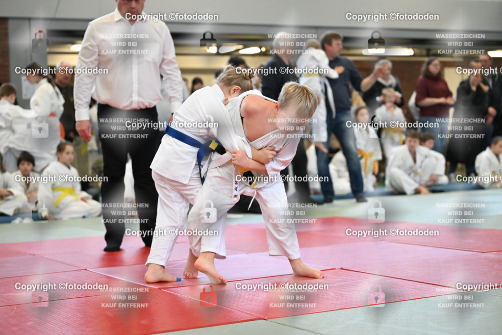 DSC_2670 | Till Niehuisen / TuS Holtriem gegen Charlotte Bär / BSC Burhafe