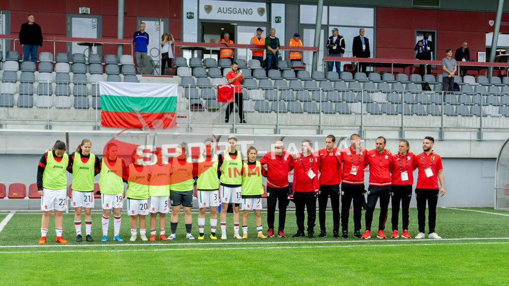Norwegen U19  Bulgarien U19 | Margarita Shopova (BUL #22) Teodora Paraskevova (BUL #21) Yoanna Stefanova (BUL #19) Zornitsa Todorova (BUL #20) Emanuela Naydenova (BUL #5) Mayya Staneva (BUL #1) Anita Churusinova (BUL #3) Miroslava Peykova (BUL #13) Yoana Stankova (BUL #2) Stanislava Tsekova (Trainer BUL) ; Norwegen U19  Bulgarien U19 am 13.05.2022 in Wels
(Huber Arena), AUSTRIA, (Photo by Ernst Krawagner sport-fan.at) - Realisiert mit Pictrs.com