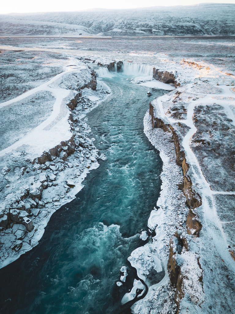 Iceland_Godafoss_Drone | Drohnenaufnahme vom Godafoss im Winter. - Realisiert mit Pictrs.com