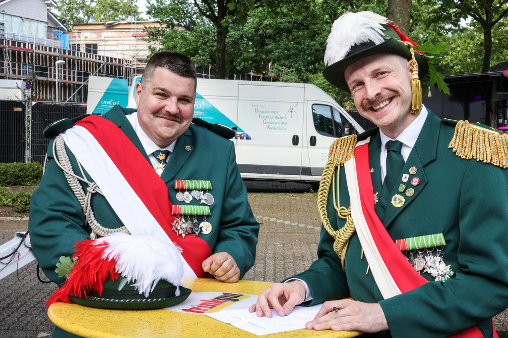 top-top.de 240531-029 | Foto, Video, Fotografie, Videografie, Fotobox, DJ, Discjockey, Musik, Musikbox, Veranstaltung, Photobooth, Amazon, Ebay, Buchtipp, Bestseller, Autor, Verlag, Buch, Wesel, Hamminkeln, NRW, Dinslaken, Rees, Drohne, Hochzeit, Party, Fotobox, Wesel, Fotograf