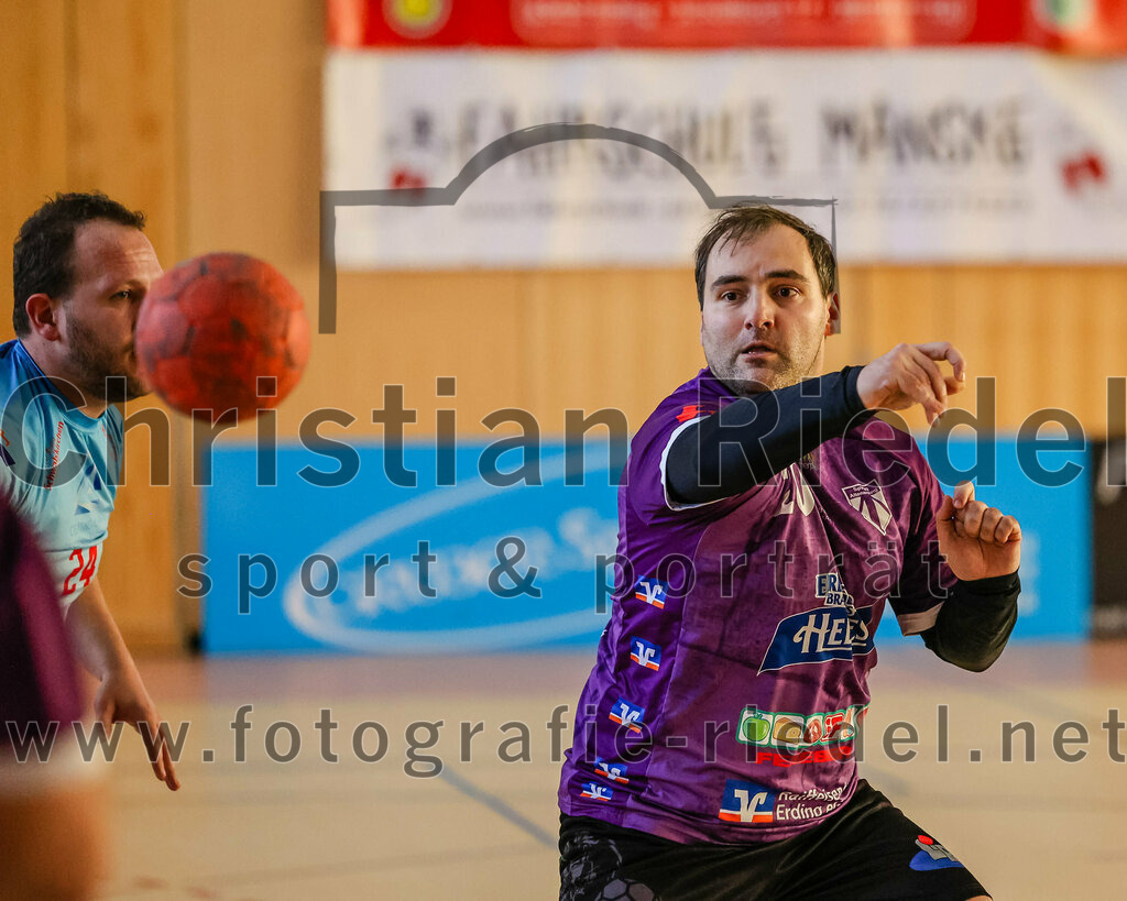 2024-01-28_047_SpVgg_Altenerding_II_gegen_HSG_Schwab-kirchen | Erding, Deutschland, 28.01.2024:
Handball, Bezirksklasse Männer Staffel Süd West 2023 / 2024, 9. Spieltag, SpVgg Altenerding gegen HSG Schwab/kirchen, Endergebnis: 30:24

Simon Klawe (SpVgg Altenerding, #20)

Foto: Christian Riedel / fotografie-riedel.net