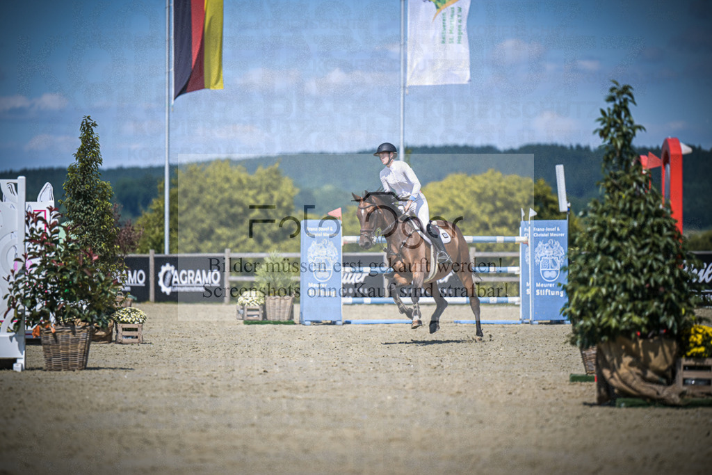 DOS_3779 | Entdecke hochwertige Reitturnierfotos von Foto Oger. Professionell, emotional und authentisch – jetzt Lieblingsmomente im Shop bestellen.Deutschlandweite Turnierfotografie. - Realisiert mit Pictrs.com