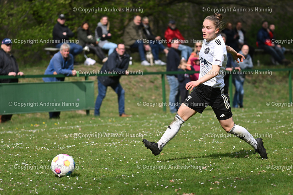 Fußball I Frauen I Saison 2024-25 I Oberliga I FC Jesteburg-Bendestorf - SpVg Aurich Frauen I 13.4.2025 | a-hannig - Realisiert mit Pictrs.com