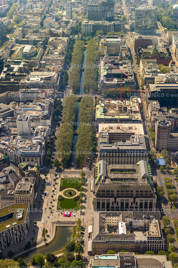 Duesseldorf240500948 | Luftbild, Altstadt mit Geschäftszentrum Einkaufsmeile, bewaldeter Stadtgraben und Königsallee, Baustelle Parkhaus Königsallee Ecke Benrather Straße, Corneliusplatz, Stadtmitte, Düsseldorf, Rheinland, Nordrhein-Westfalen, Deutschland