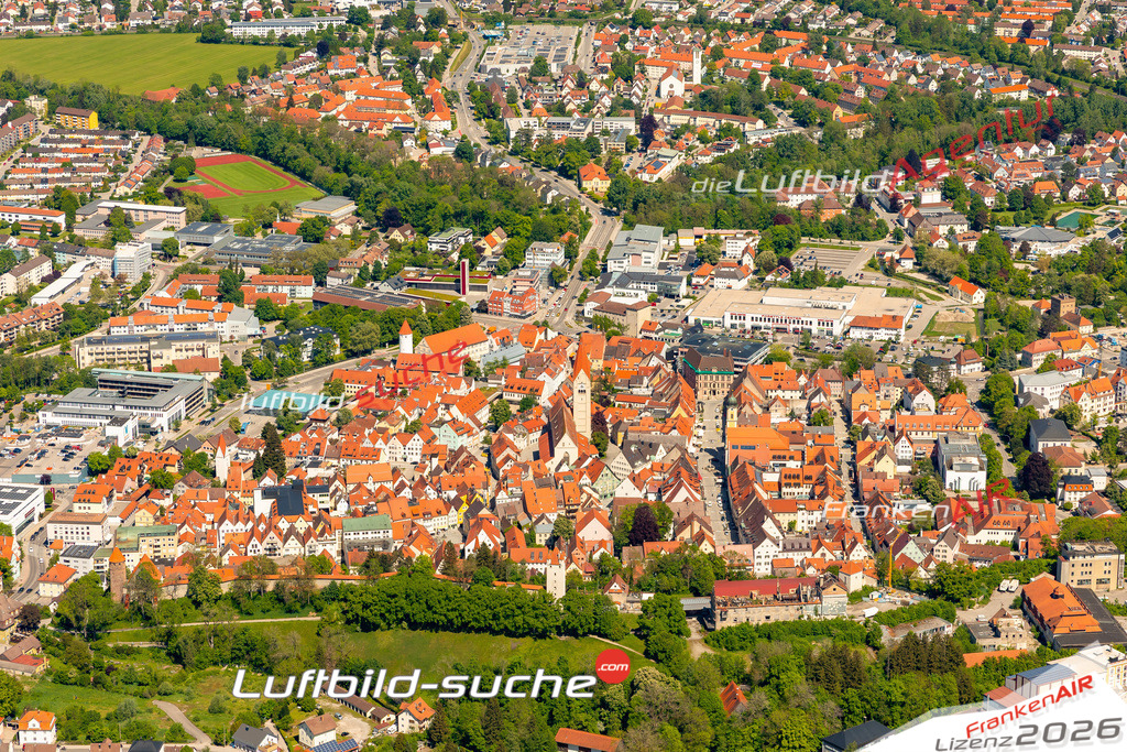Das Luftbild zeigt :  Kaufbeuren - Die Luftaufnahme wurde 2024 vom UL-Flugzeug aus erstellt ( keine Drohne ) - Hochauflösende Luftaufnahme - Für grossformatige Ausdrucke geeignet. Die Geschenkidee !Mit Lizenz und Bildrechte bestellbar