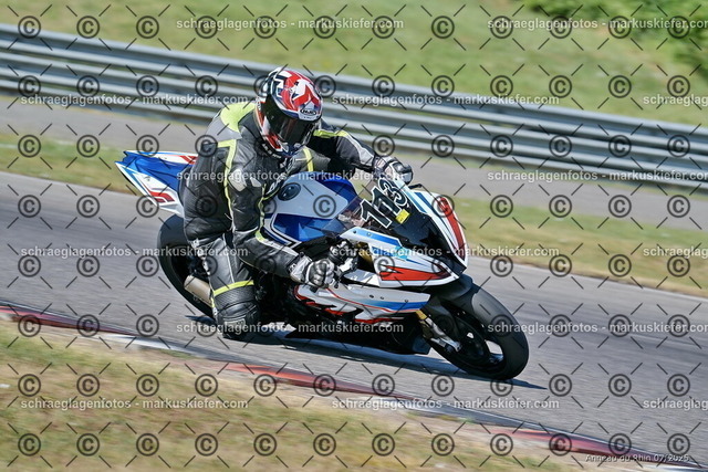 25bt04-0386 | markuskiefer.com - Realisiert mit Pictrs.com