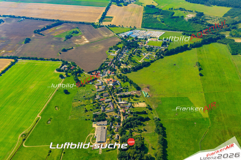Luftbild der Stadt Kremmin - Das Luftbild wurde 2025 vom UL-Flugzeug heraus erstellt ( keine Drohnenaufnahme ) - Hochauflösende Luftaufnahme - für Wandbilder und großformatige Ausdrucke geeignet. Das besondere Geschenk!Hier alle&nbsp;Infos zur Lizenzierung der LuftaufnahmeWir fliegen auch dieses Jahr wieder in Ihre Region um Luftbilder zu erstellen.- Luftbild anfragen