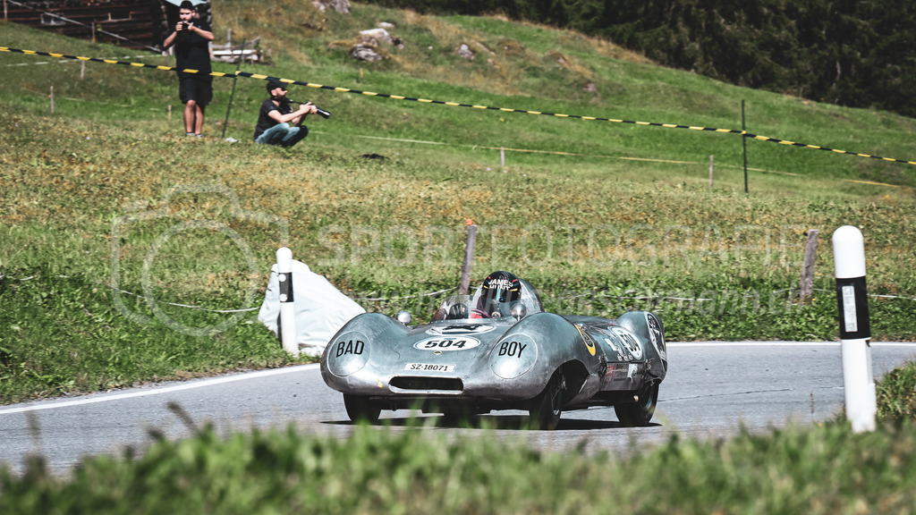 19. Arosa ClassicCar 2023 - 2. September 2023 | 19. Arosa ClassicCar 2023
Arosa, Schweiz
Jörg Markus aus Freienbach mit der Startnummer 504 in einem Lotus 11 Le Mans, Jahrgang 1956, in der Klasse Competition.
@arosaclassiccar, @arosa.official, #arosaclassiccar, #arosa, #76curves, #classiccar
Bild: Sportfotografie Markus Aeschimann | www.markus-aeschimann.ch - Realisiert mit Pictrs.com