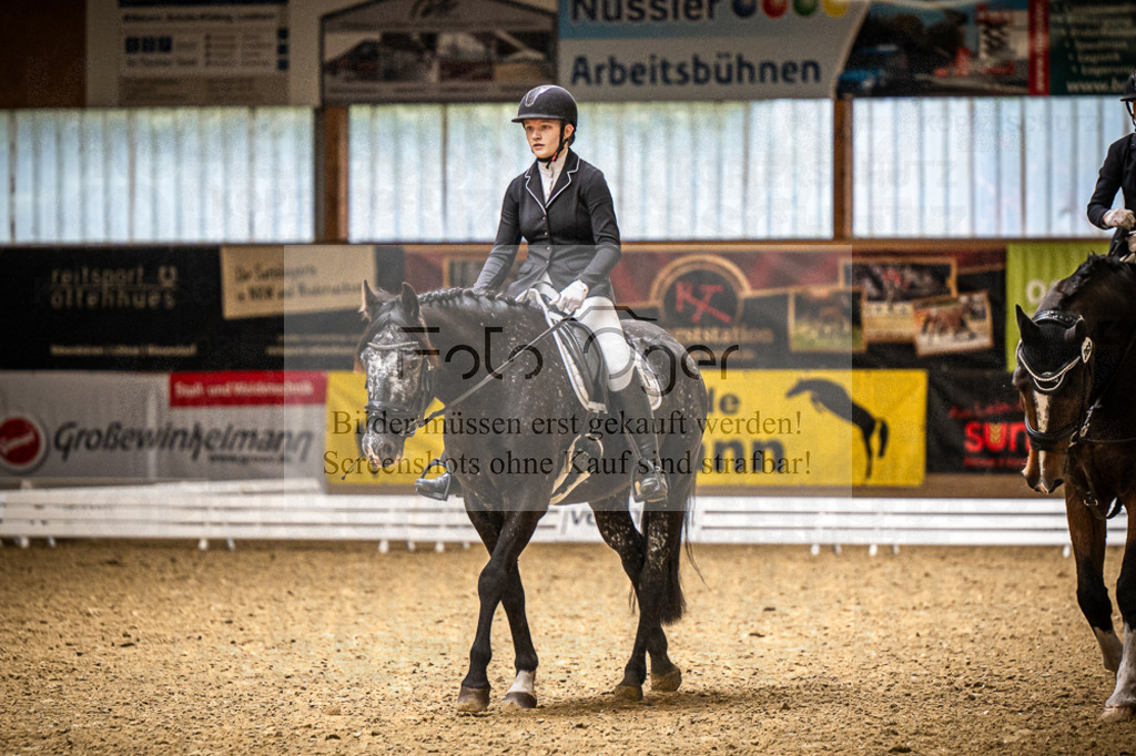DOS_2657 | Entdecke hochwertige Reitturnierfotos von Foto Oger. Professionell, emotional und authentisch – jetzt Lieblingsmomente im Shop bestellen. - Realisiert mit Pictrs.com