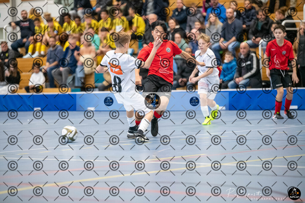 20241201_FCR-Hallenturnier-Da_RAW-1_016 | Sport und Naturfotografie von Roberto Esposito zeigt echte Momente Bewegung und die Schönheit der Natur. Ausdrucksstarke Bilder schaffen Emotionen.