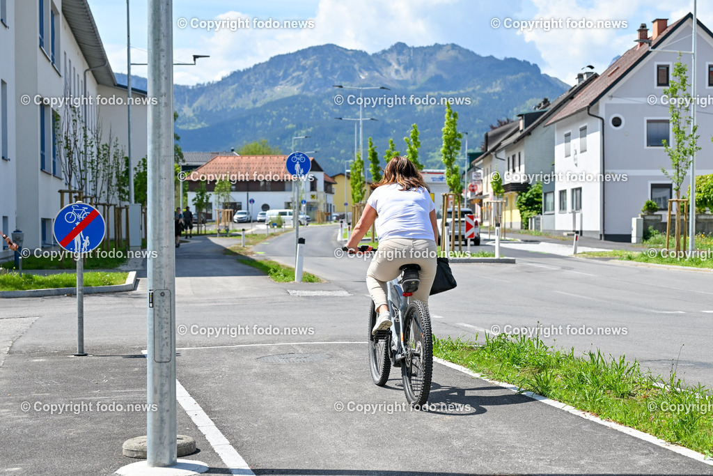Scharnstein_ B120_ Zentrum_ 06.05.2024-1 | 06.05.2024, Scharnstein, AUT, B120, Bundesstrasse, im Bild Zentrum, Radweg