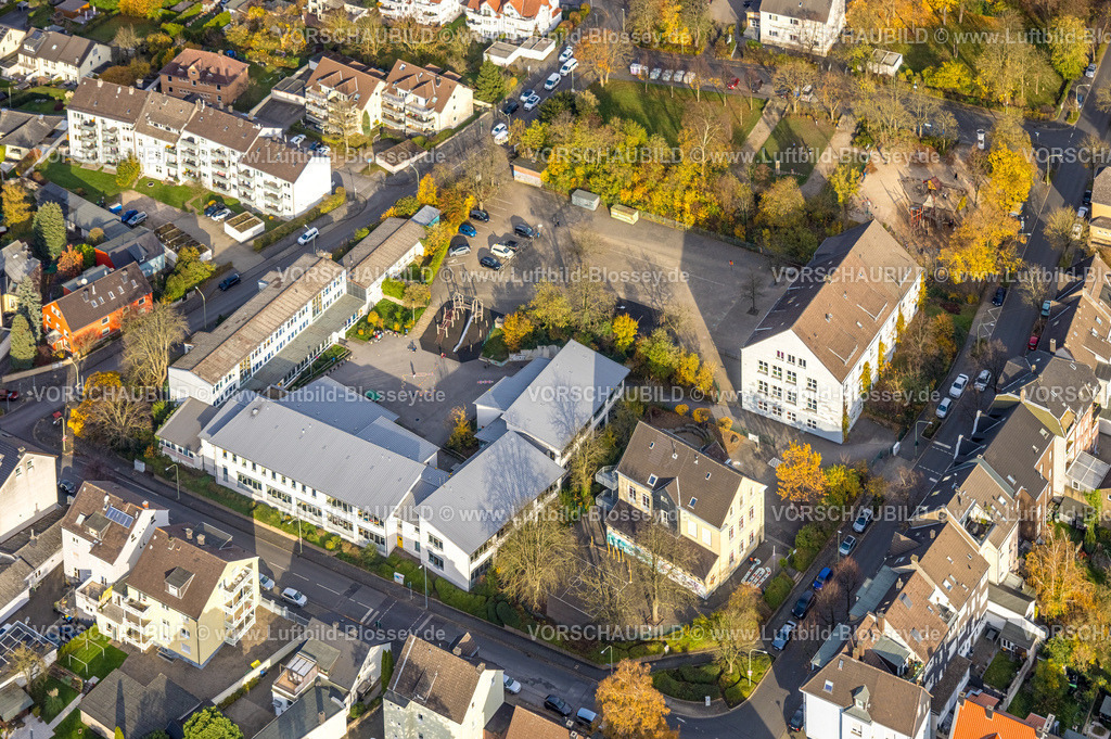 Hagen251102683 | Luftbild, Fritz-Reuter-Schule, kath. OverbergschuleGrundschule und Gem. Grundschule Hermann-Löns, herbstliche Bäume, Boele, Hagen, Ruhrgebiet, Nordrhein-Westfalen, Deutschland