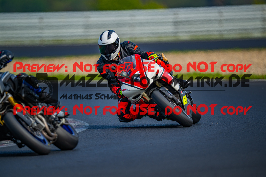 MaZZes_Fotomatrix_20250913_6007705_8344 | GELB