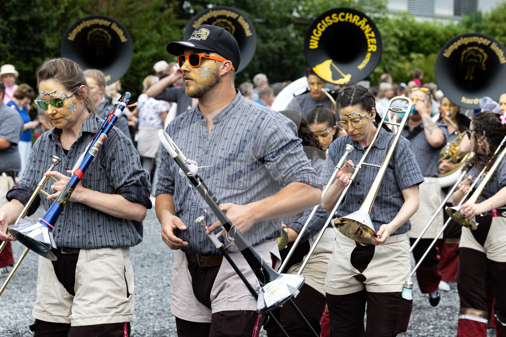 ESAF2025_Freitag_4050 | Die Schwinger des Schwyzer Kantonalen Schwingerverbandes: Fotos, die Dynamik und Leidenschaft festhalten, sowie emotionale Momente aus dem traditionellen Schwingsport zeigen. - Realisiert mit Pictrs.com