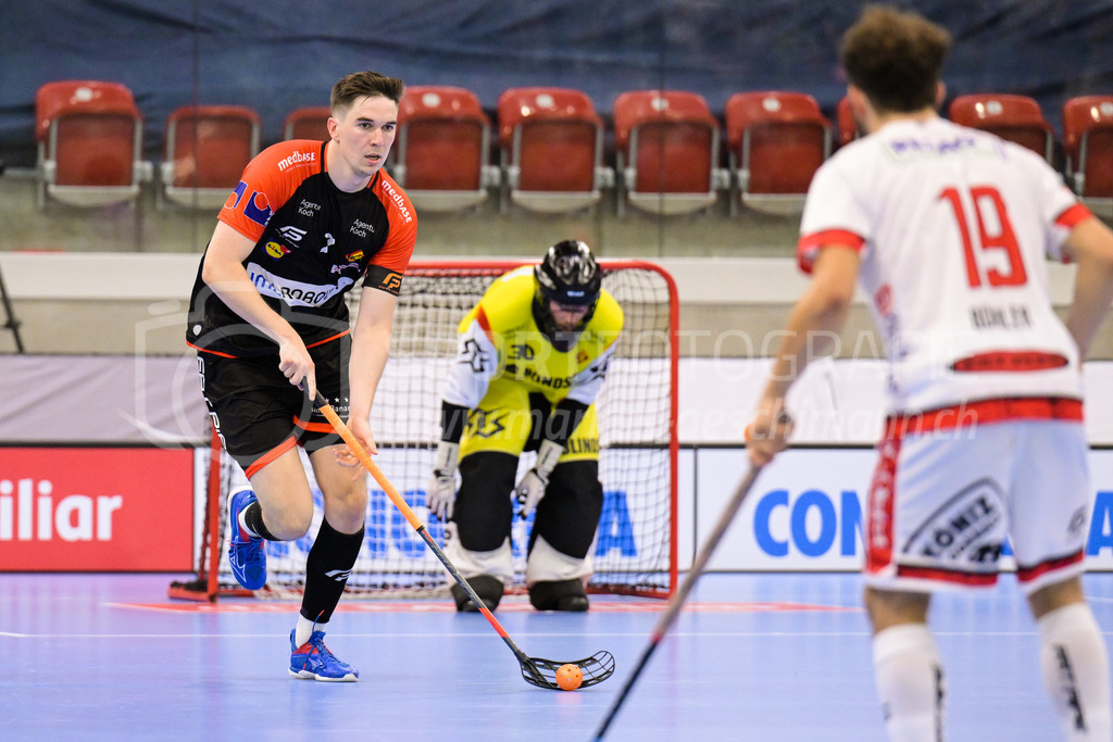 HC Rychenberg vs. Floorball Köniz - 28. August 2022 | HC Rychenberg vs. Floorball Köniz
AXA Arena, Winterthur
Nils Conrad (#7 HC Rychenberg)
Bild: Sportfotografie Markus Aeschimann | www.markus-aeschimann.ch - Realisiert mit Pictrs.com