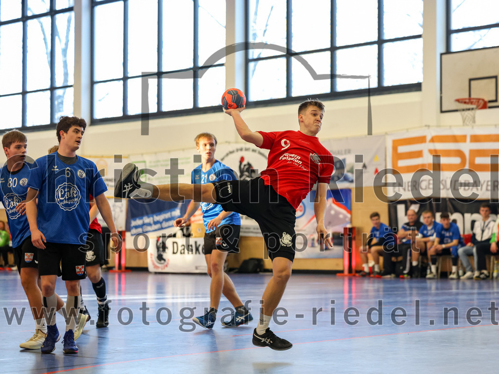 2022-12-17_020_SV_Anzing_gegen_TSV_Simbach | Anzing, Deutschland, 17.12.2022:
Handball, Bayernliga männliche A-Jugend 2022 / 2023, 9. Spieltag, SV Anzing gegen TSV Simbach, Endergebnis: 39:30

Calvin Bründl (TSV Simbach, #6), Andreas Lock (SV Anzing, #9)

Foto: Christian Riedel / fotografie-riedel.net