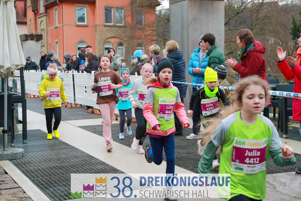 400m AOK Junior Cup | 3 Koenigslauf 2024 400m AOK Junior Cup - Realisiert mit Pictrs.com