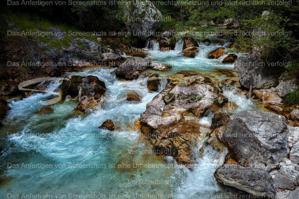 "Wildes Wasser" Unbekannter Fluss, Slovenien | People- und Tierfotografie, Imageaufnahmen, Veranstaltungsfotografie und Wandbilder aus der Natur ★ Made in Germany ✔️ Druck + Downloads ✔️ Naturfotografie in Top Qualität ★ schneller Versand, weltweite Lieferung! - Realisiert mit Pictrs.com