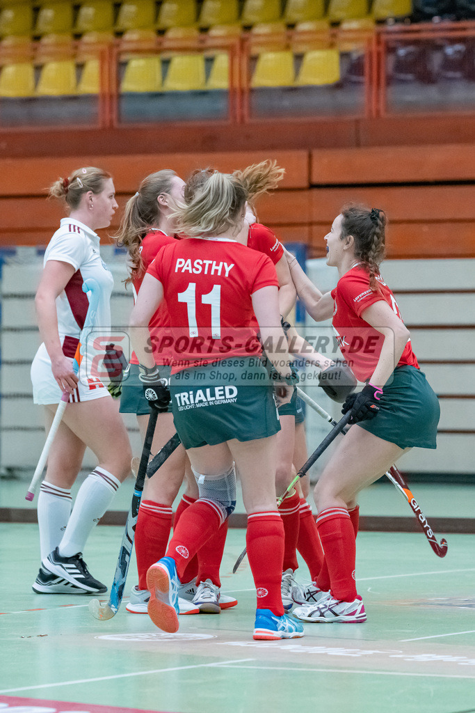 HK_20230122_103091 | 1. Bundesliga ( Halle ) Damen Crefelder HTC - Rot-Weiss Köln am 22.1.2023 Crefelder HTC  ( CHTC ) Halle Glockenspitz , Krefeld , Alina Pasthy ( Crefelder HTC #11 ) , Causin Anna-Sopie ( Crefelder HTC #20 )