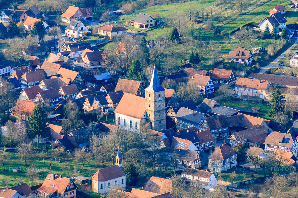Aerial view: Church from the south in Drachenbronn-Birlenbach in the state Bas-Rhin, France. – Photo: IMG_38764.jpg taken on 03/20/2011 by Werner Riehm/FLY-FOTO.com – Resolution of the original: 4474 x 2983 px