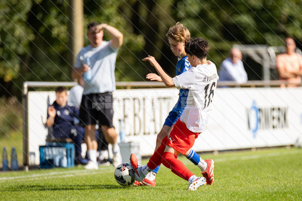 20250920_Picselweb-Fotografie_1R3_0734 | JFV D/A &amp; Stade - VfB Oldenburg0:1 VfB no70:2 VfB no70:3 VfB JFV Eigentor0:4 VfB no70:5 VfB no71:5 JFV no3 Jaric Jimenez-Voss2:5 JFV no9 Janko Sylvester3:5 JFV no16 Damian Elias Mihro Burekovic - Realisiert mit Pictrs.com